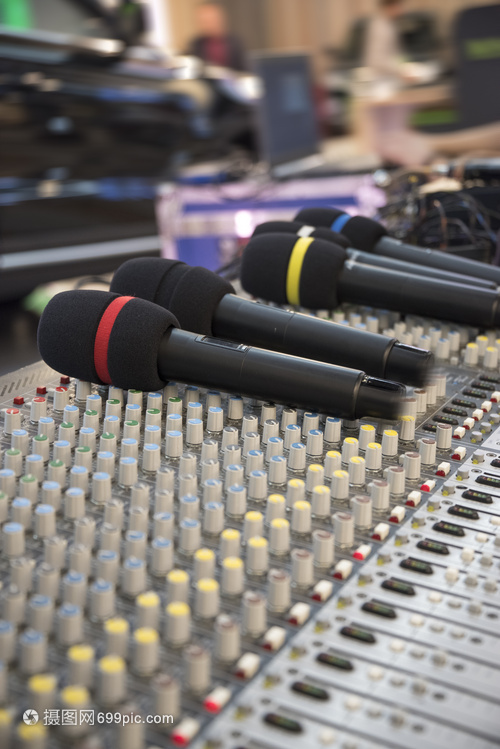 声光交织的艺术 音乐会音响设备与电视拍摄的完美协奏